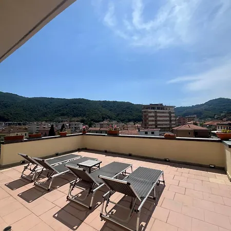 아파트 La Terrazza Di Paola *